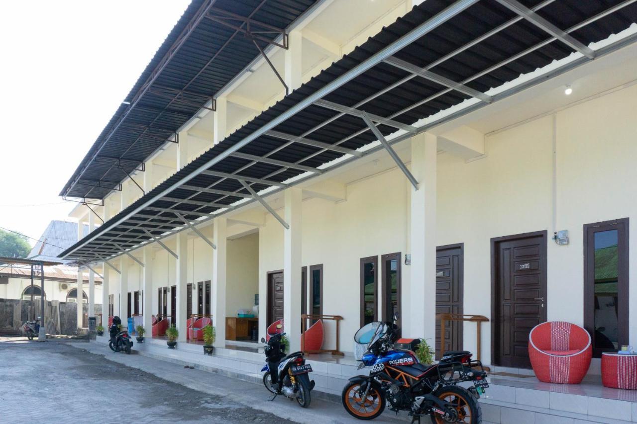 Reddoorz Syariah Near Sultan Muhammad Kaharuddin Airport Hotel Sumbawa Besar Esterno foto