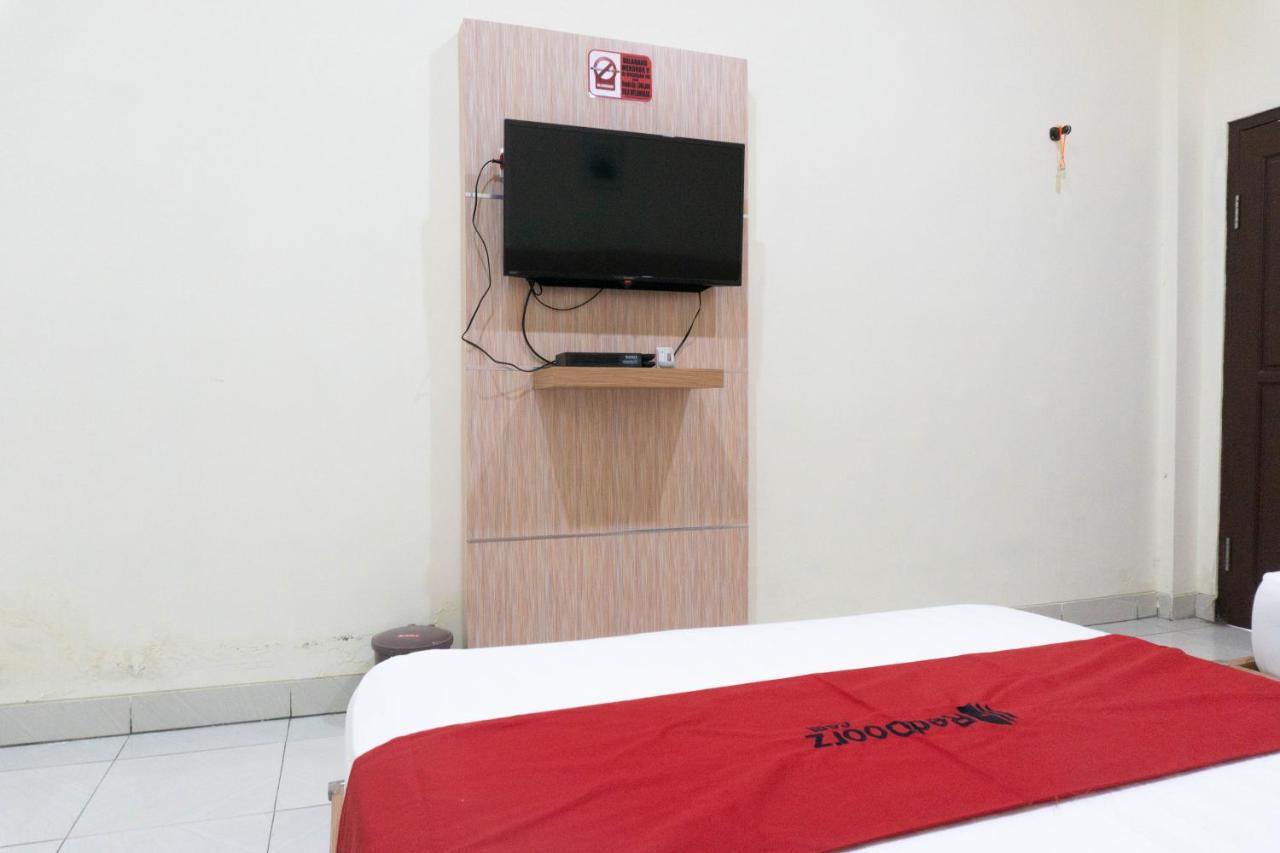 Reddoorz Syariah Near Sultan Muhammad Kaharuddin Airport Hotel Sumbawa Besar Esterno foto